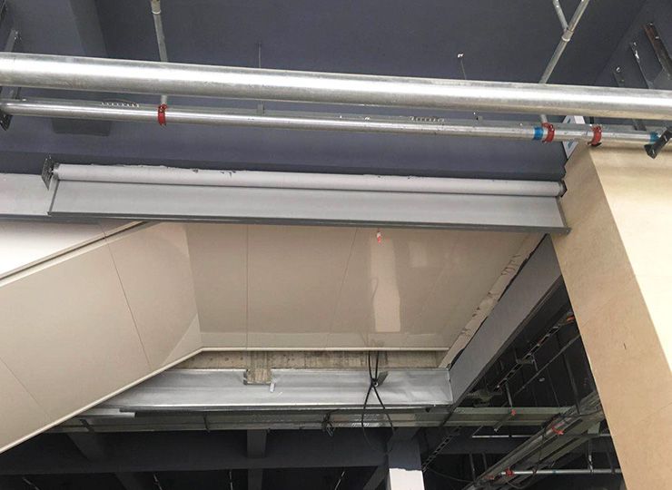 檢查擋煙垂壁固定件和膨脹螺栓時需注意什么？